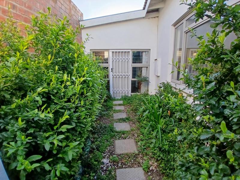 5 Bedroom Property for Sale in Stilbaai Wes Western Cape